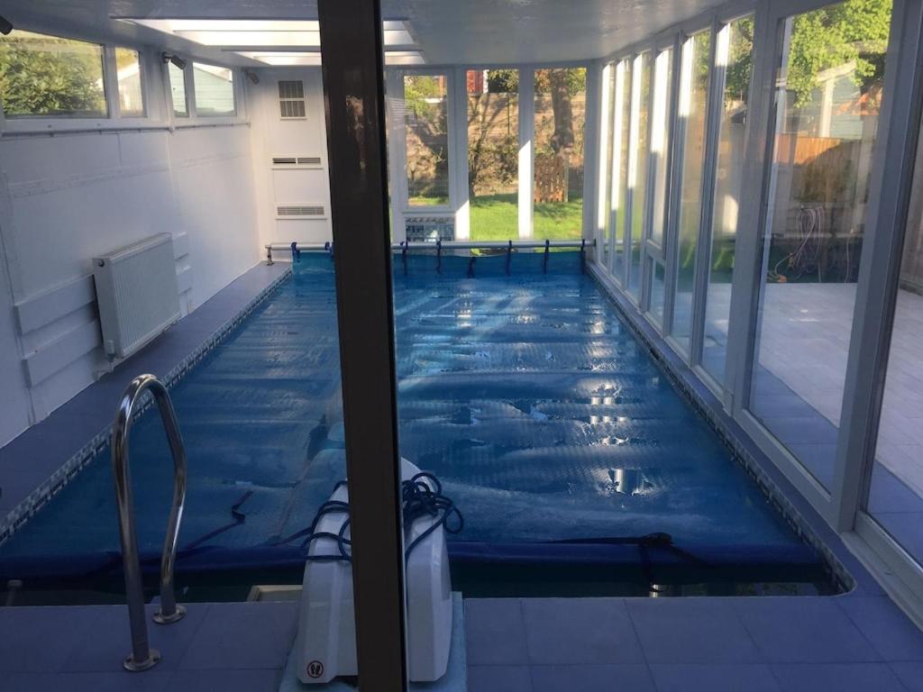 River House With Heated Pool June To Sep & Garden ทวิกเคนแนม ภายนอก รูปภาพ